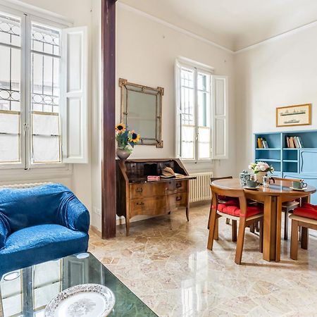 Bright Apartment With Private Garden And Balcony Firenze Bagian luar foto