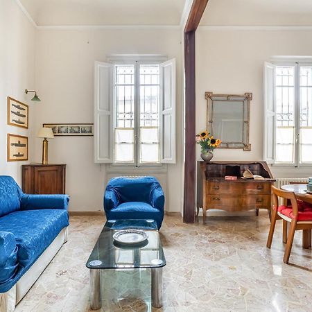 Bright Apartment With Private Garden And Balcony Firenze Bagian luar foto