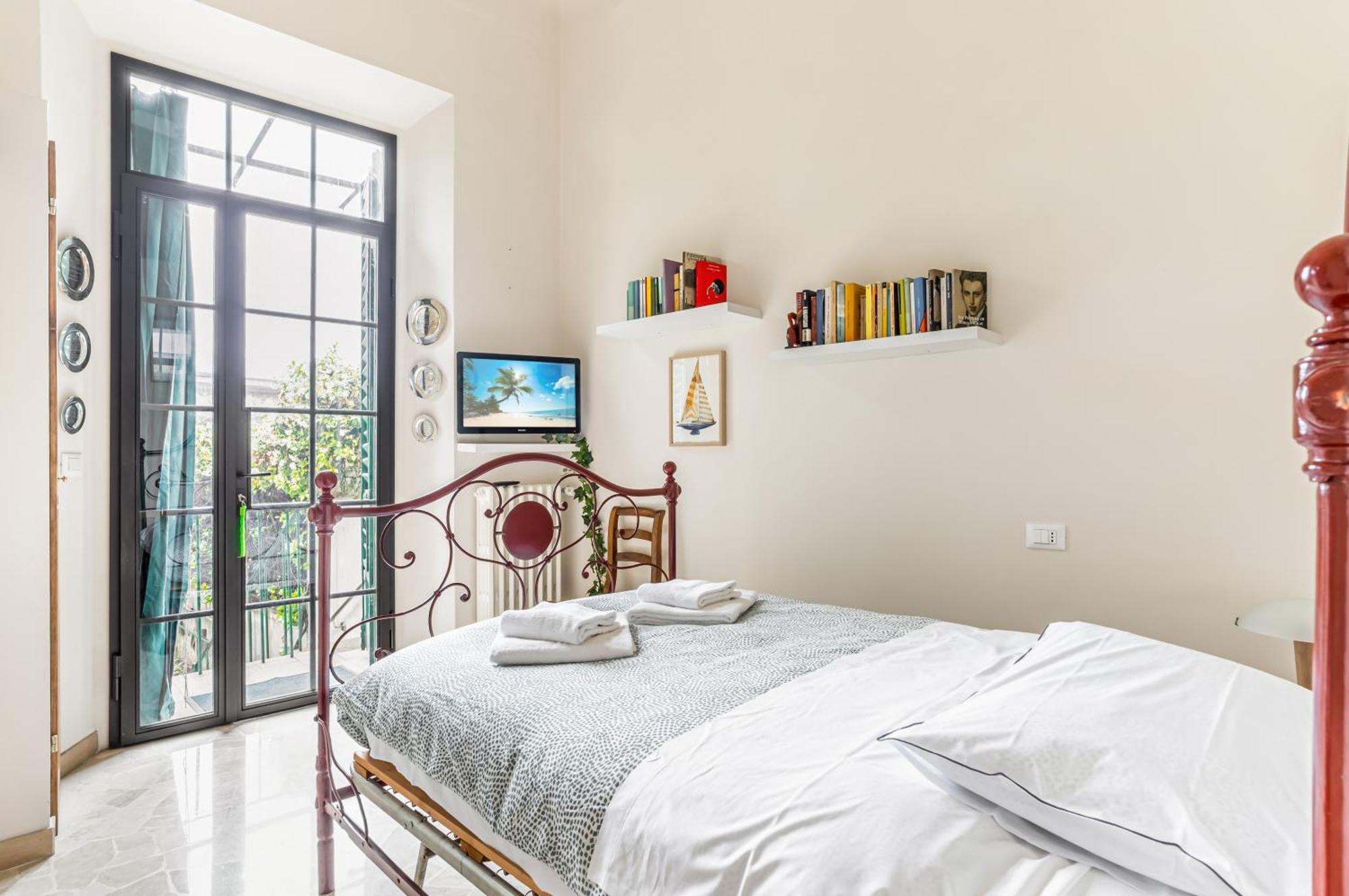 Bright Apartment With Private Garden And Balcony Firenze Bagian luar foto